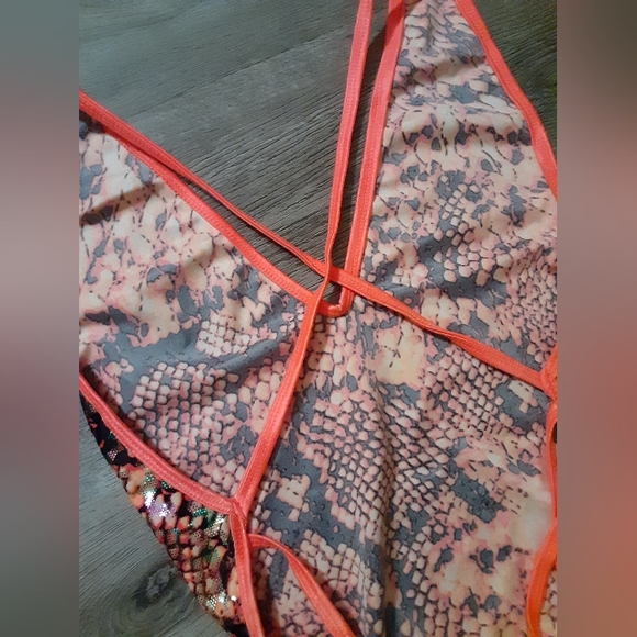 Custom Exotic Snakeskin Foil Print Suit - Picture 4 of 9